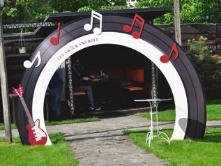 арка в стиле рок-н-рол