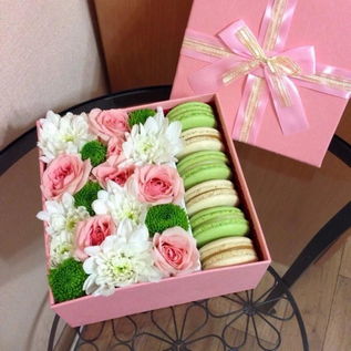 подарок на женский день