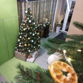 новогоднее украшение камина