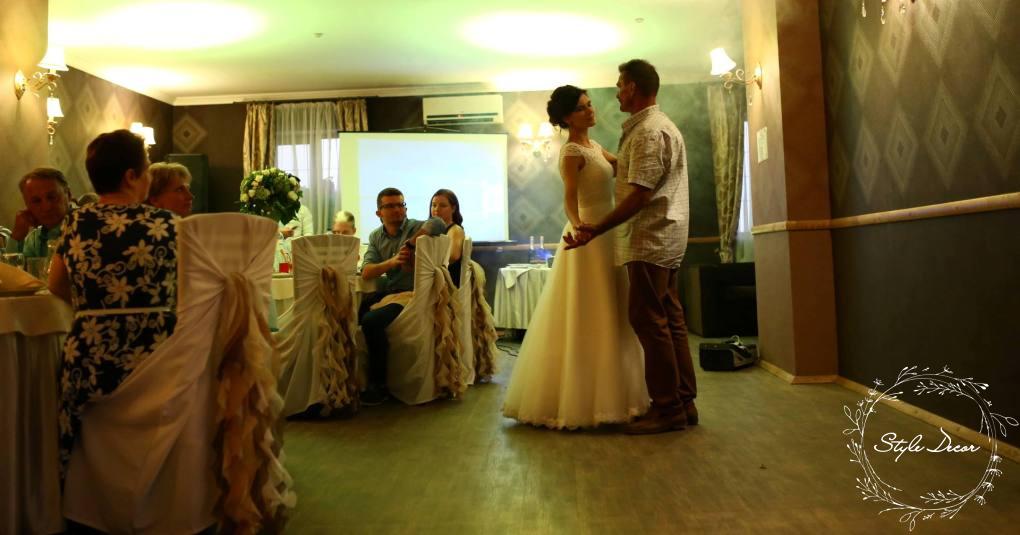 чехлы на стулья