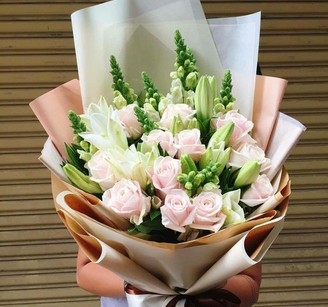 букет розы и лилии